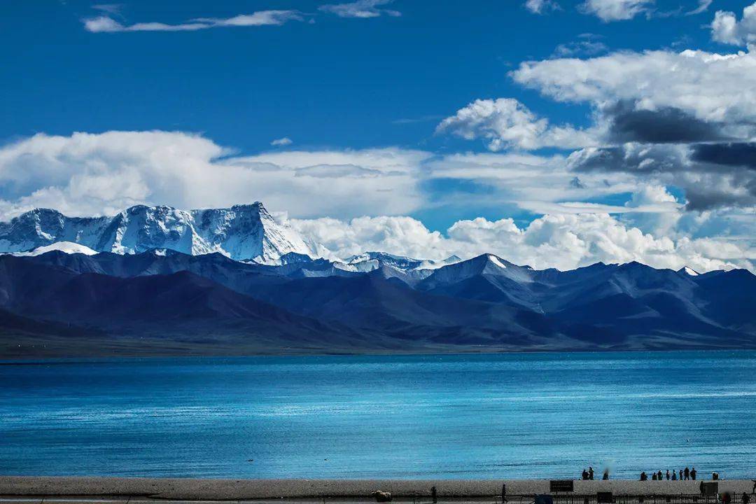 西藏，历史、文化与自然环境的深度探索